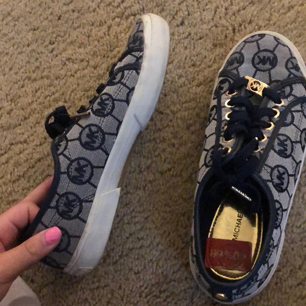 Shoes - Picture 2 of 2